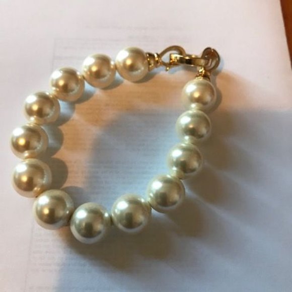 Bracelet - Picture 1 of 3